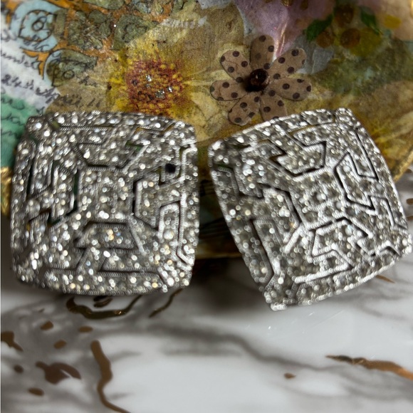 1920 VTG clip on
Elegant Silver Geometric Earrings - Picture 1 of 7